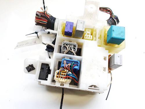 Used Fuse box Fuse box TOYOTA COROLLA (_E12_) 2.0 D-4D (CDE120R, CDE120L_) (110 hp) 32938931 32938931