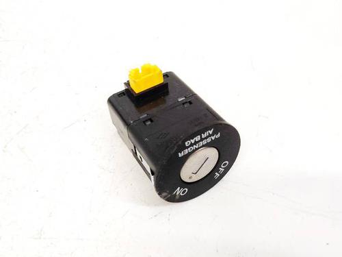 Used Switch Switch HYUNDAI i30 Estate (FD) 1.4 (109 hp) 32952502 32952502