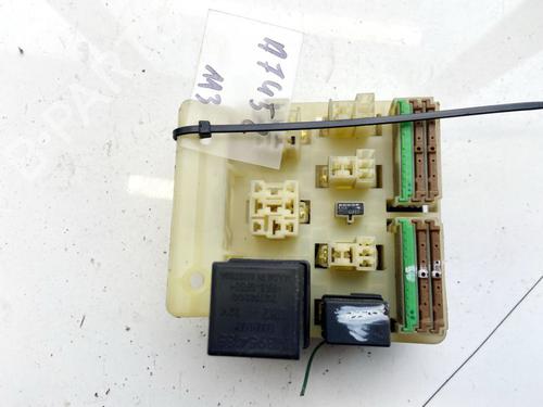 Used Fuse box Fuse box MITSUBISHI CARISMA (DA_) 1.6 (DA1A) (90 hp) 32888213 32888213