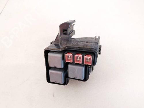 fuse-box-toyota-previa-ii-_r3_-2000-2001-2002-2003-2004-2005-2006-32936537 main image