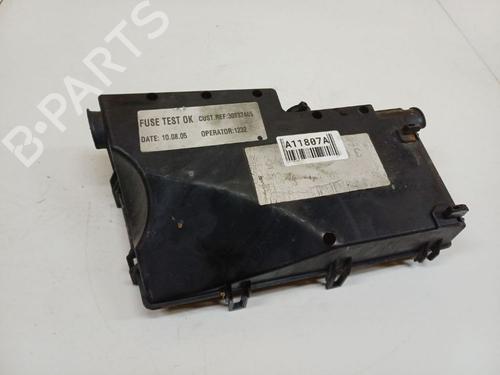 Used Fuse box Fuse box 39392231 39392231