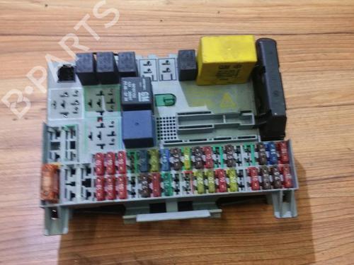 Used Fuse box Fuse box OPEL ASTRA G Hatchback (T98) 1.6 (F08, F48) (103 hp) 33479305 33479305