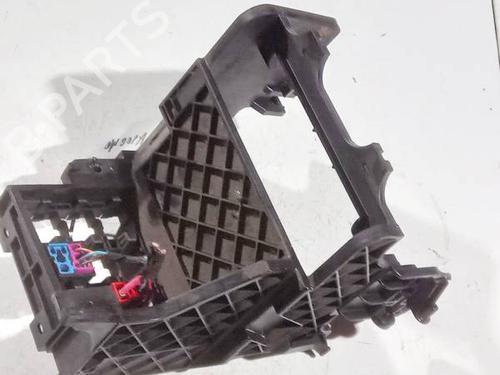 Used Fuse box VW GOLF PLUS V (5M1, 521) 1.6 FSI (115 hp) 32602736