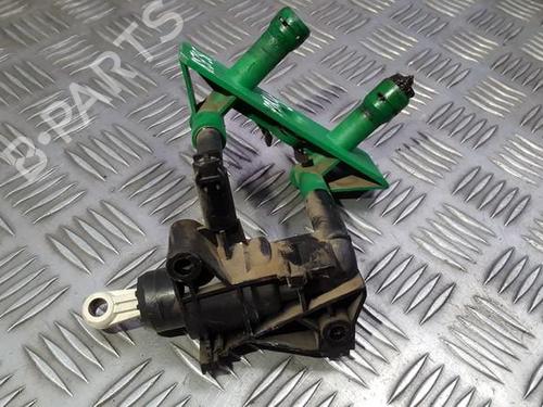 Used Clutch slave cylinder Clutch slave cylinder FORD FOCUS I (DAW, DBW) 1.6 16V (100 hp) 35677378 35677378