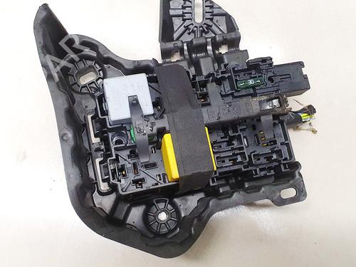 Used Fuse box Fuse box PEUGEOT 208 I (CA_, CC_) 1.6 HDi (92 hp) 33104586 33104586