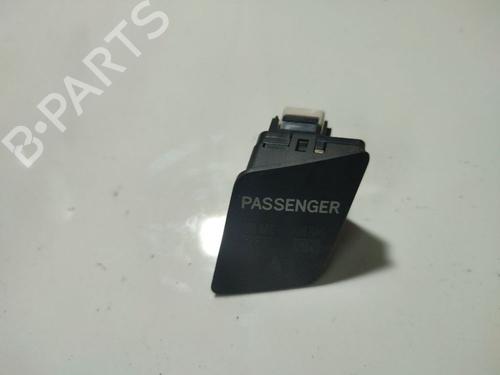 Used Switch Switch TOYOTA YARIS (_P9_) 1.5 (NCP91_, NCP91R) (109 hp) 32563024 32563024