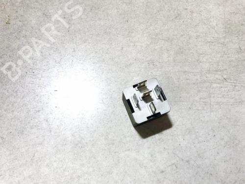 Electronic sensor OPEL ZAFIRA A MPV (T98) 2.2 DTI 16V (F75) | BP33071645M84 - Image 2