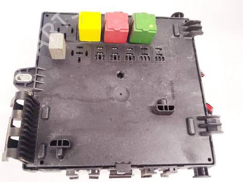 Used Fuse box Fuse box OPEL SIGNUM Hatchback (Z03) 2.2 DTI (F48) (125 hp) 33489315 33489315