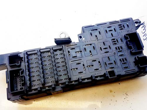 Used Fuse box Fuse box VOLVO S60 I (384) 2.4 (140 hp) 33064167 33064167