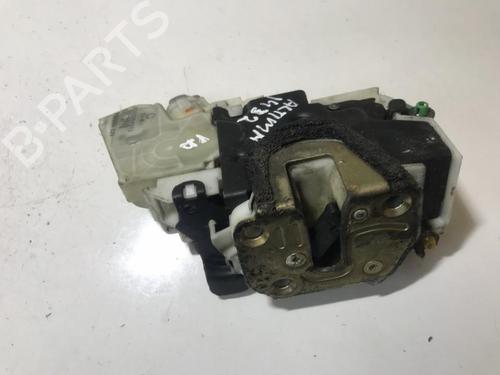 Used Front right lock Front right lock NISSAN ALTIMA (L30) 2.4 (152 hp) 35832602 35832602