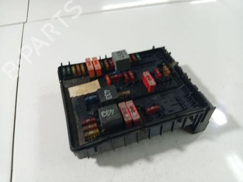 Used Fuse box Fuse box 39182723 39182723