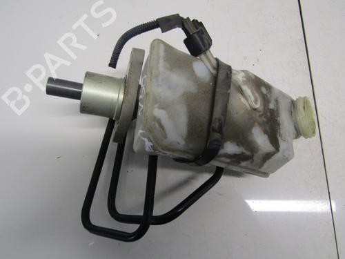 Used Brake master cylinder Brake master cylinder VOLVO V50 (545) 2.4 (140 hp) 35592755 35592755