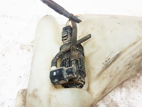 Used Washer pump Washer pump 35864760 35864760