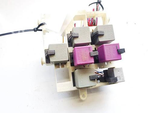 Used Fuse box Fuse box SAAB 9-5 Estate (YS3E) 2.2 TiD (120 hp) 33490066 33490066