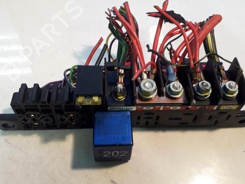 Used Fuse box Fuse box SKODA SUPERB I (3U4) 2.5 TDI (155 hp) 33513669 33513669