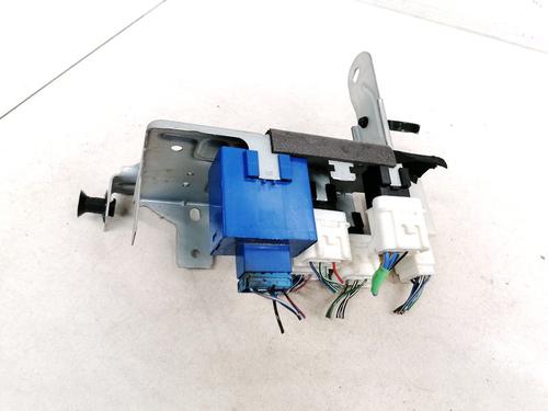 Used Fuse box Fuse box MAZDA MPV II (LW) 2.0 DI (136 hp) 33080085 33080085