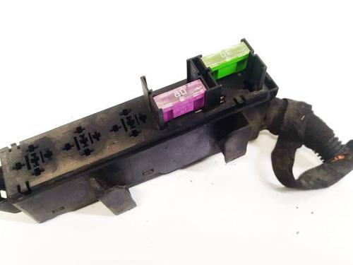 Used Fuse box Fuse box 32621928 32621928
