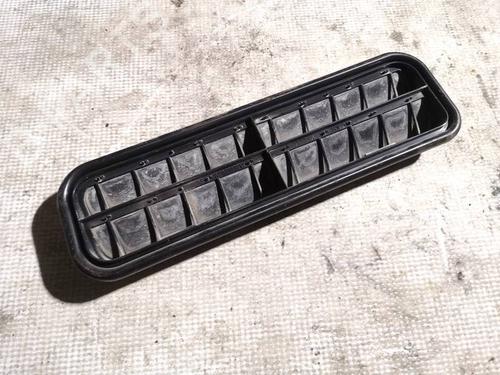 Used Air vent Air vent MERCEDES-BENZ E-CLASS (W211) E 200 Kompressor (211.042) (163 hp) 32951058 32951058