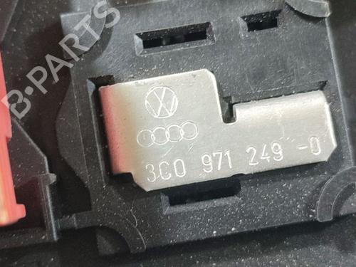 Fuse box SKODA SUPERB II (3T4) 1.6 TDI | BP38576285E1 - Image 4