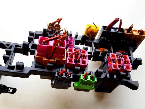 Fuse box AUDI A4 B5 (8D2) 1.8 T | BP33519763E1 - Image 2