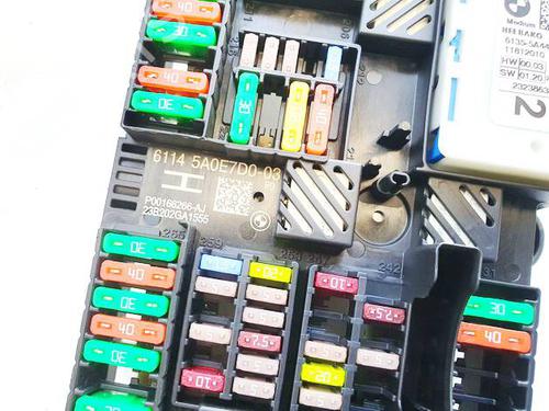 Fuse box BMW i4 (G26) eDrive40 | BP39253779E1 - Image 3