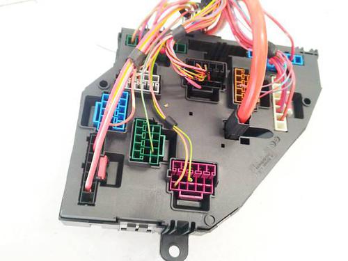 fuse-box-bmw-5-f10-2009-2010-2011-2012-2013-2014-2015-2016-37227343 main image