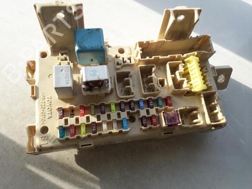 Used Fuse box Fuse box TOYOTA COROLLA Verso (_E12_) 1.8 VVT-i (ZZE122_, ZZE122R) (135 hp) 33517504 33517504