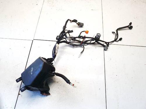Used Fuse box Fuse box 39182249 39182249