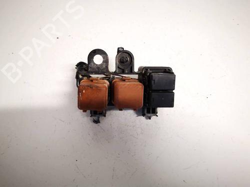 Used Fuse box Fuse box SUBARU LEGACY IV (BL) 3.0 R AWD (BLE, B13) (245 hp) 32613785 32613785