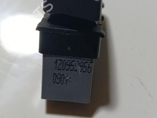 Switch SKODA OCTAVIA II (1Z3) 1.6 TDI | BP32565002I30  - Image 8