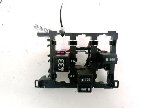 Used Fuse box Fuse box SEAT ALTEA (5P1) 1.6 (102 hp) 32906028 32906028