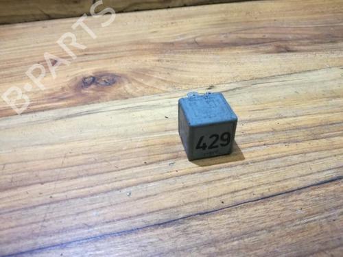 Used Electronic sensor Electronic sensor VW GOLF IV (1J1) 1.9 TDI (90 hp) 33481450 33481450