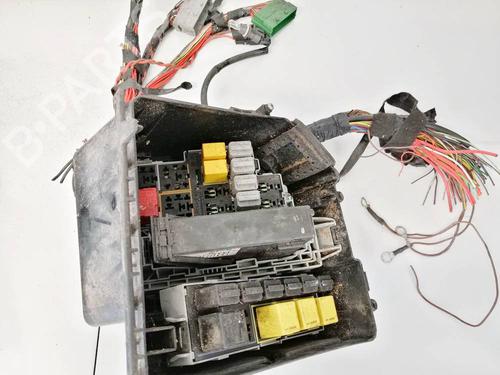 Used Fuse box Fuse box VW TRANSPORTER T4 Van (70A, 70H, 7DA, 7DH) 1.9 D (60 hp) 32965433 32965433