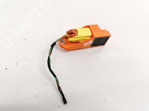 Used Electronic module Electronic module VW TOURAN (1T1, 1T2) 1.9 TDI (105 hp) 33088381 33088381