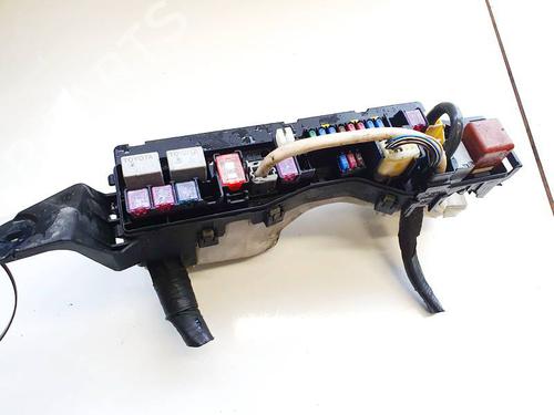 Used Fuse box Fuse box TOYOTA COROLLA (_E12_) 2.0 D-4D (CDE120R, CDE120L_) (110 hp) 32938901 32938901