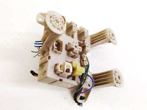 Used Fuse box Fuse box TOYOTA PREVIA II (_R3_) 2.0 D-4D (CLR30_, CLR30R) (116 hp) 32620610 32620610