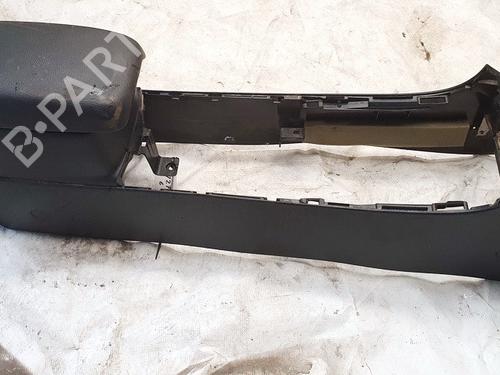 Used Armrest / Center console Armrest / Center console MAZDA 6 Hatchback (GG) 2.0 DI (GG14) (121 hp) 35490473 35490473
