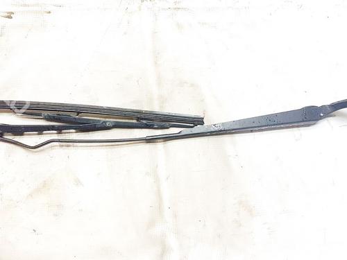 Used Front windshield wiper arm Front windshield wiper arm CHRYSLER VOYAGER / GRAND VOYAGER III (GS_, NS_) 2.5 TD (116 hp) 33526995 33526995