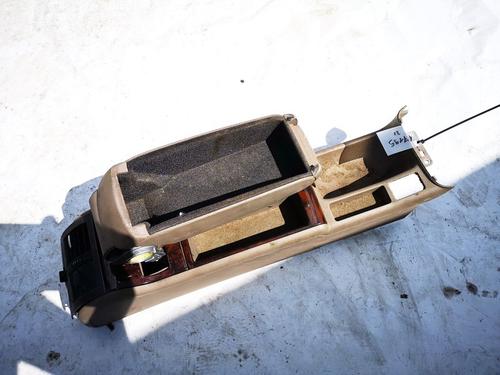 Used Armrest / Center console Armrest / Center console AUDI A6 C5 (4B2, 4B4) 1.8 T (150 hp) 35501596 35501596