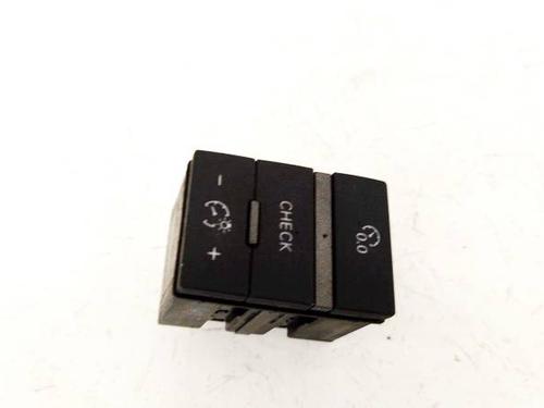 Used Switch Switch VOLVO V50 (545) 2.0 D (136 hp) 40275366 40275366