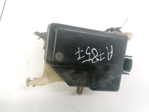 Used Fuse box Fuse box TOYOTA YARIS (_P9_) 1.4 D-4D (NLP90_, NLP90R) (90 hp) 32898662 32898662