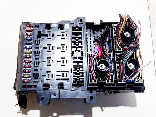Used Fuse box Fuse box CHRYSLER VOYAGER / GRAND VOYAGER III (GS_, NS_) 2.5 TD (116 hp) 33526824 33526824