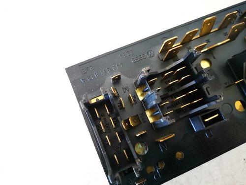 Fuse box VW PASSAT B5 Variant (3B5) 1.9 TDI | BP33076626E1 - Image 3