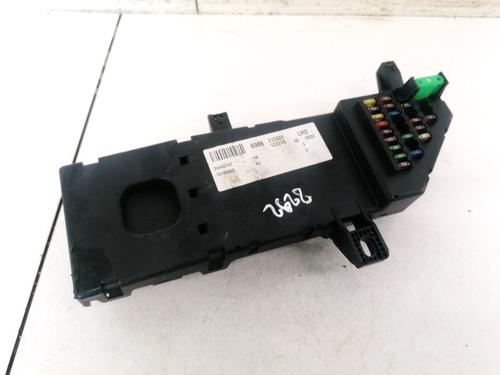 Used Fuse box Fuse box OPEL SIGNUM Hatchback (Z03) 2.2 DTI (F48) (125 hp) 32911245 32911245