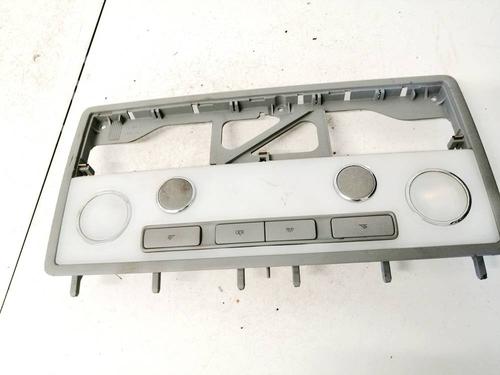 interior-roof-light-vw-phaeton-3d1-3d2-3d3-3d4-3d6-3d7-3d8-3d9-2002-2003-2004-2005-2006-2007-2008-2009-2010-2011-2012-2013-2014-2015-2016-35001567 main image