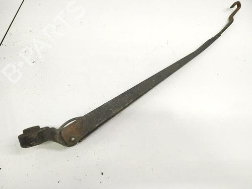 Used Front windshield wiper arm Front windshield wiper arm 32895580 32895580