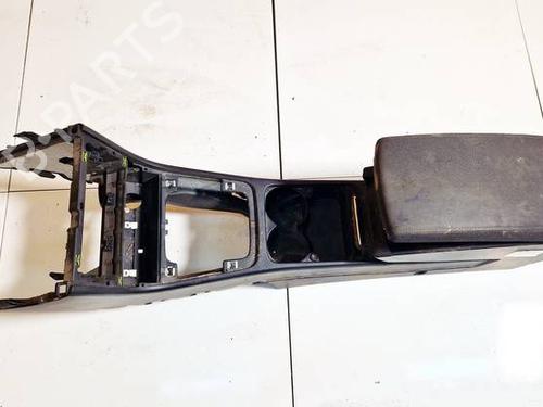 Used Armrest / Center console Armrest / Center console VW PASSAT B6 (3C2) 1.9 TDI (105 hp) 35010043 35010043