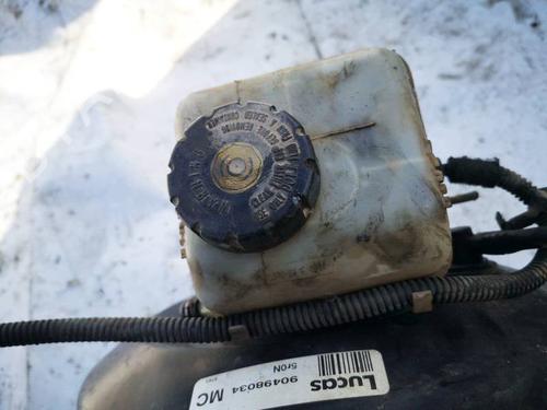 Used Brake fluid reservoir Brake fluid reservoir 35110077 35110077