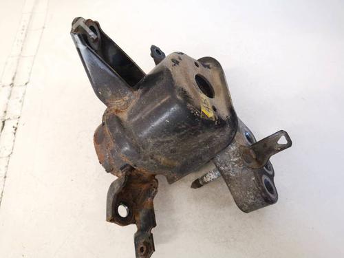 Used Engine mount Engine mount TOYOTA AURIS (_E15_) 2.2 D (ADE157_, ADE151_, ADE151R, ADE157R) (177 hp) 32922692 32922692