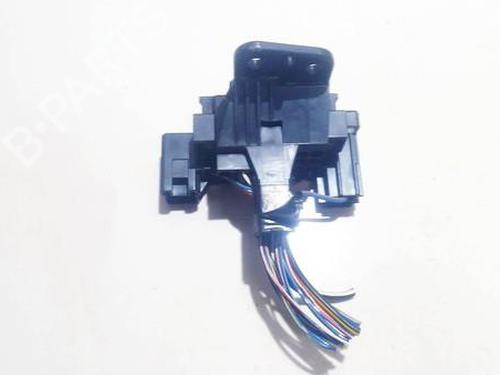 Used Fuse box Fuse box TOYOTA AVENSIS (_T25_) 2.2 D-4D (ADT251_, ADT251R) (150 hp) 33511410 33511410